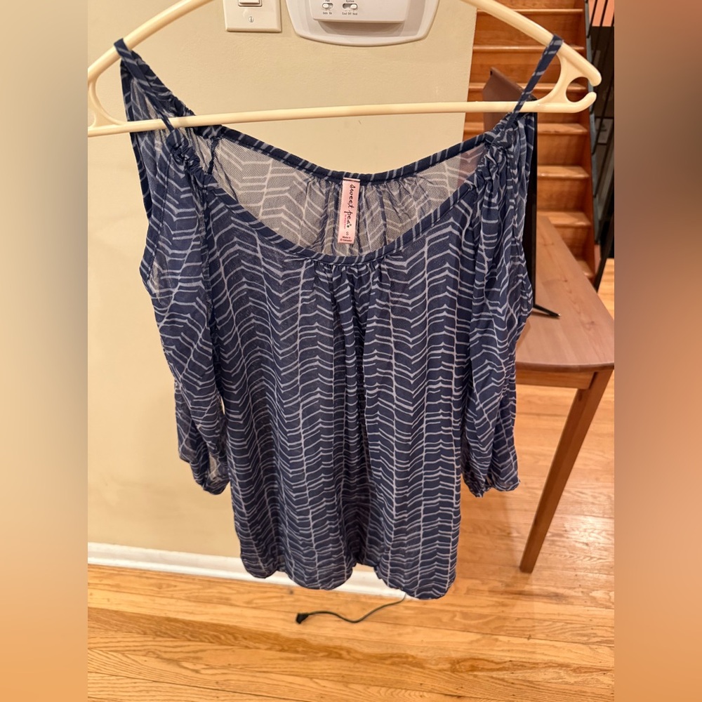 Sweet Pea by Stacy Frati Sheer Navy Print Blouse – Size S